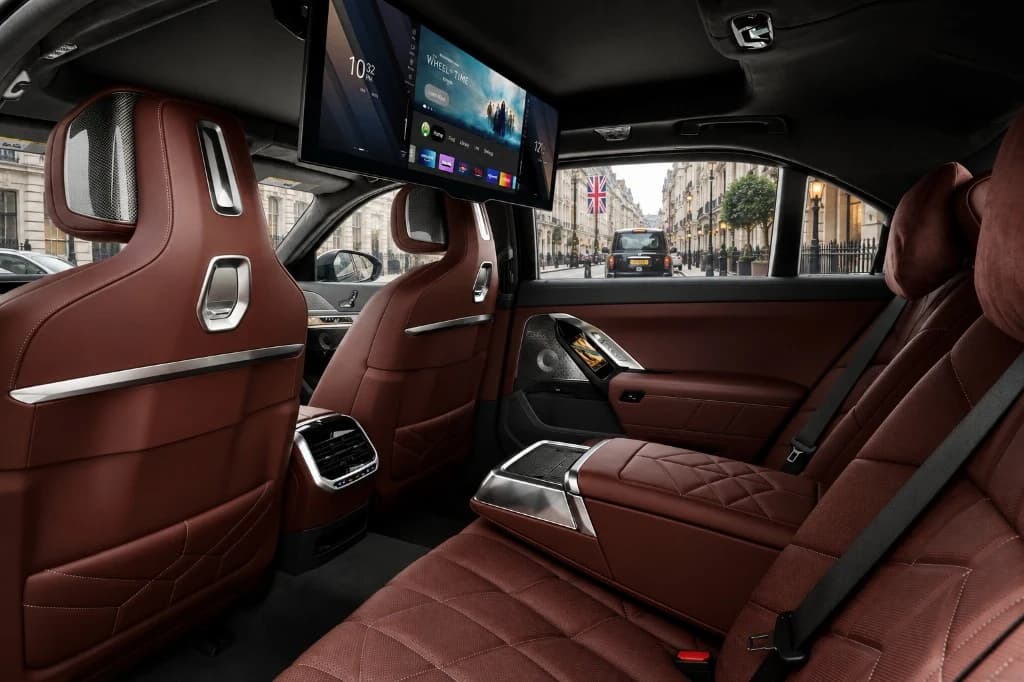 BMW 7 Series — rear cabin interior
